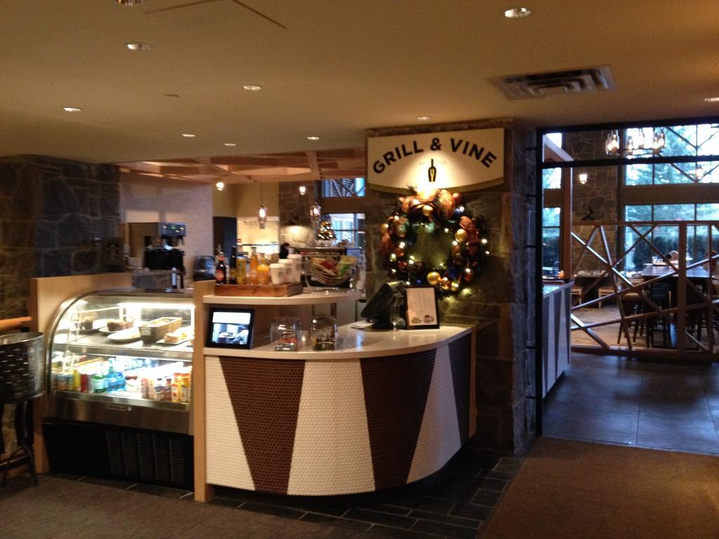 Aparthotel The Westin By Latour Whistler Esterno foto