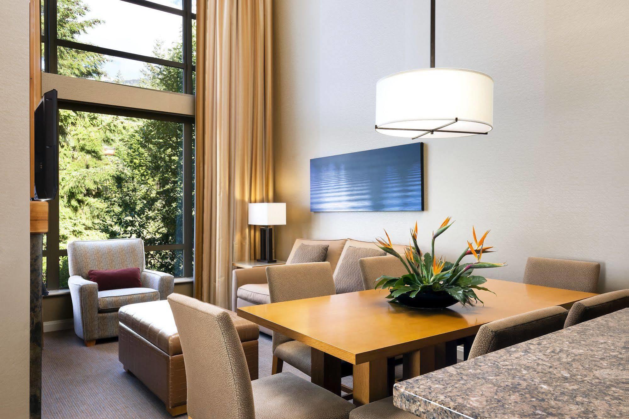 Aparthotel The Westin By Latour Whistler Esterno foto